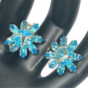 Deri 1/20 12k gold filled blue rhinestone flower screw back vintage earrings